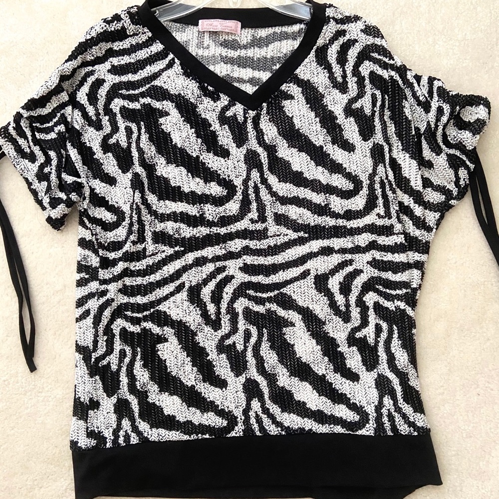 Zebra Print V-Neck Shirt